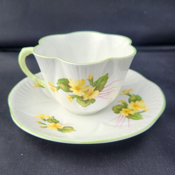 Primrose Pattern Tea Cup Dainty Shape Shelley Bone China Spring Flowers February - Picture 2 of 10